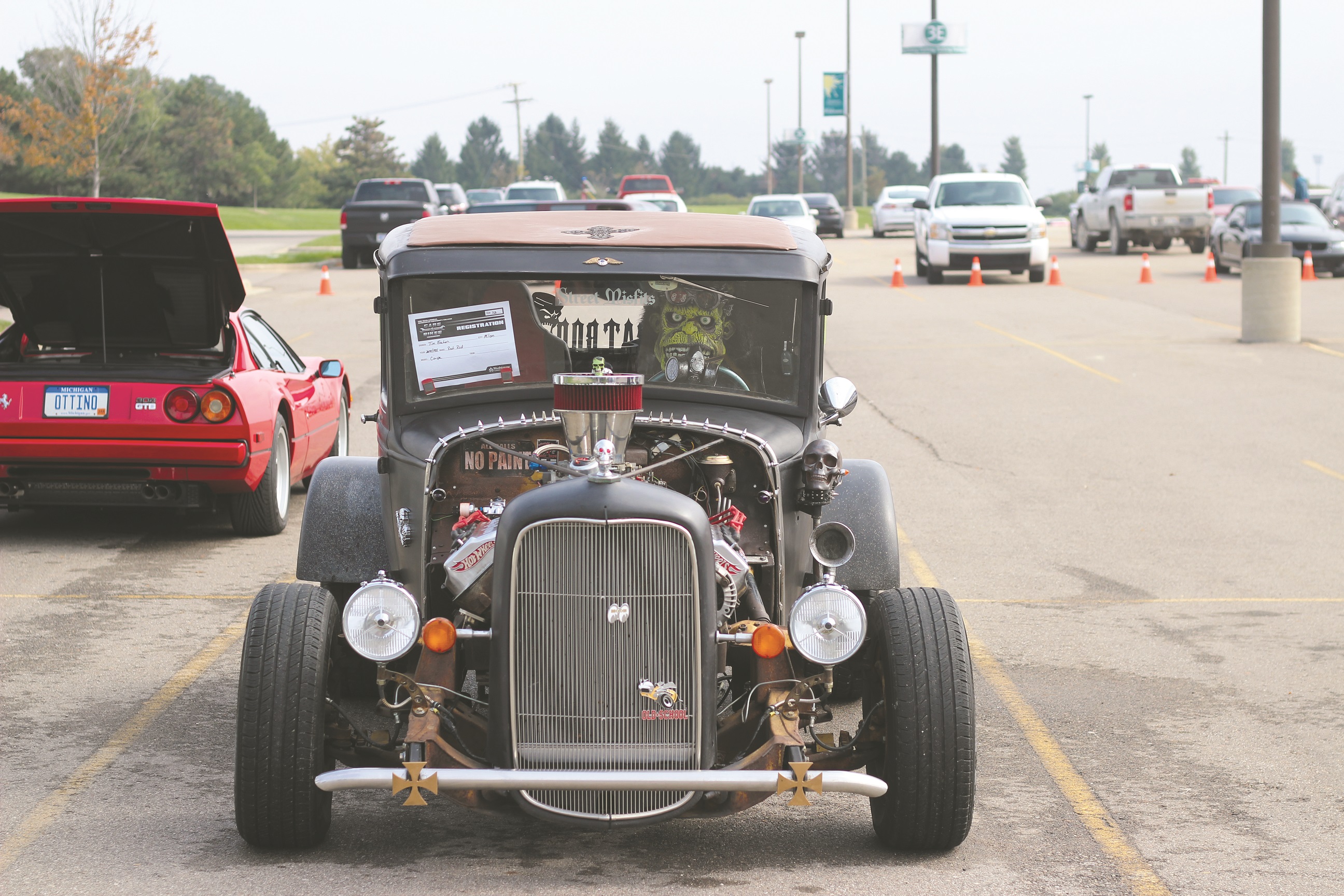 Participants show off their cars. Catherine Engstrom-Hadley | Washtenaw Voice