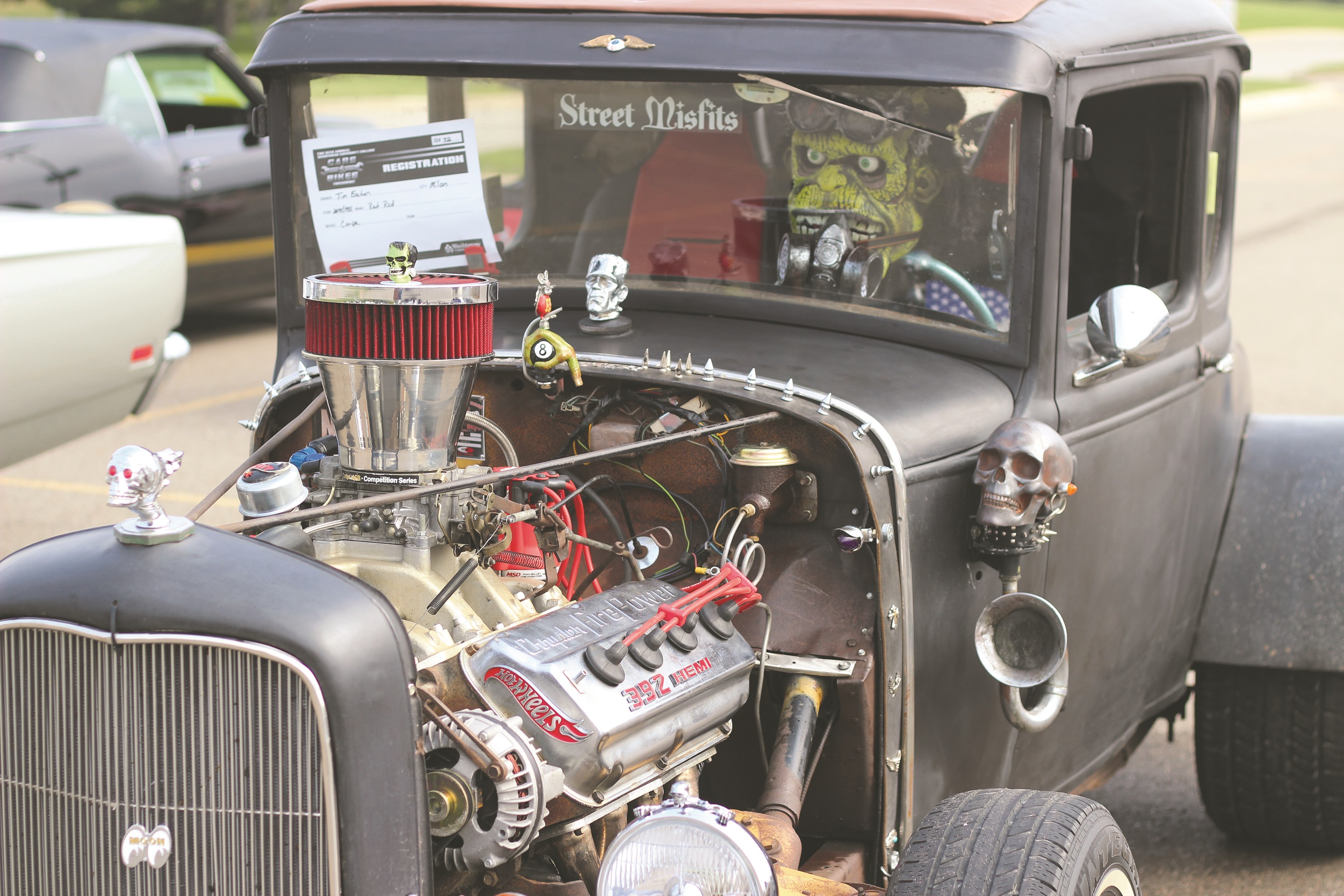 Participants show off their cars. Catherine Engstrom-Hadley | Washtenaw Voice