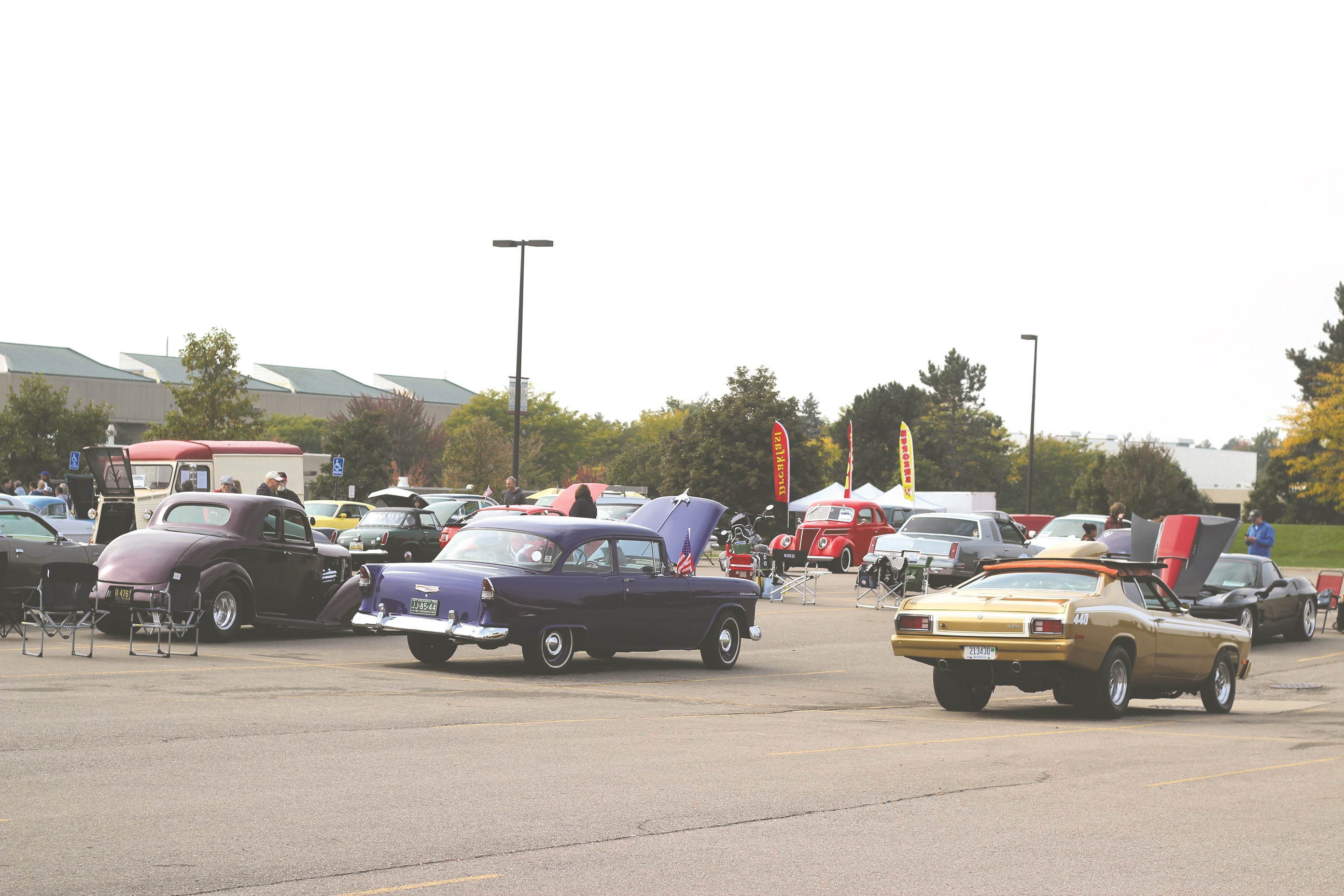 Participants show off their cars. Catherine Engstrom-Hadley | Washtenaw Voice