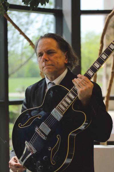 Steve Somers performing during an on-campus event. Vardan Sargsyan | Washtenaw Voice