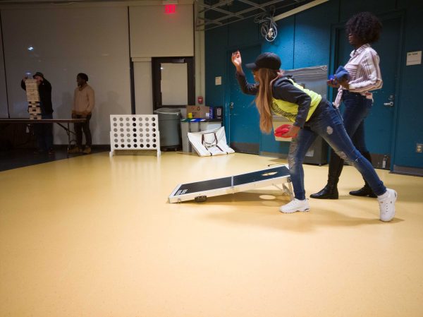 Students enjoyed games and pizza at Phi Theta Kappa’s game night event. Vardan Sargsyan | Washtenaw Voice