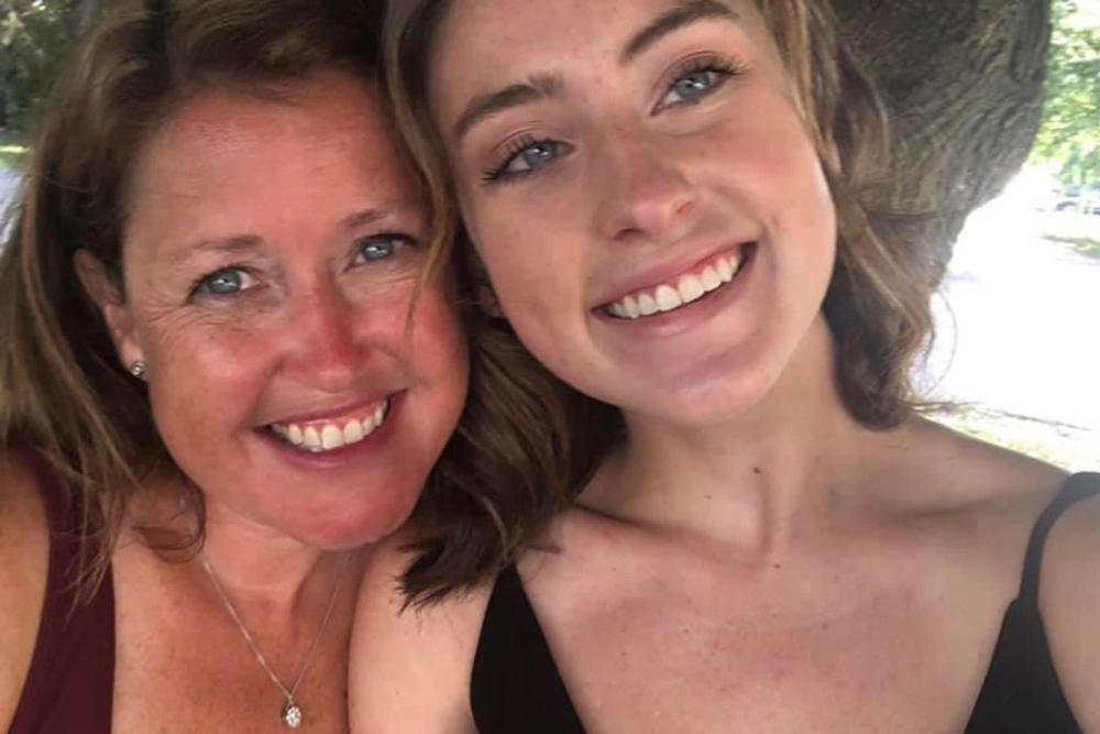 New student Haleigh White (right) poses with her mother (left) for a selfie. Haleigh White | Washtenaw Voice